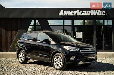 Внедорожник / Кроссовер Ford Escape 2016 в 