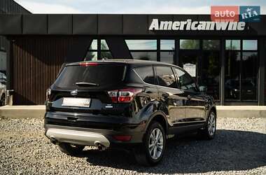 Внедорожник / Кроссовер Ford Escape 2016 в 