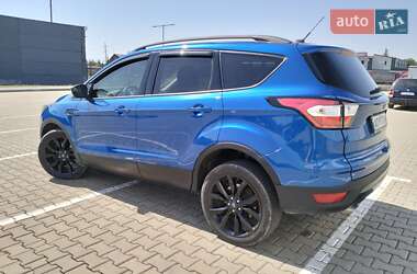Внедорожник / Кроссовер Ford Escape 2016 в 