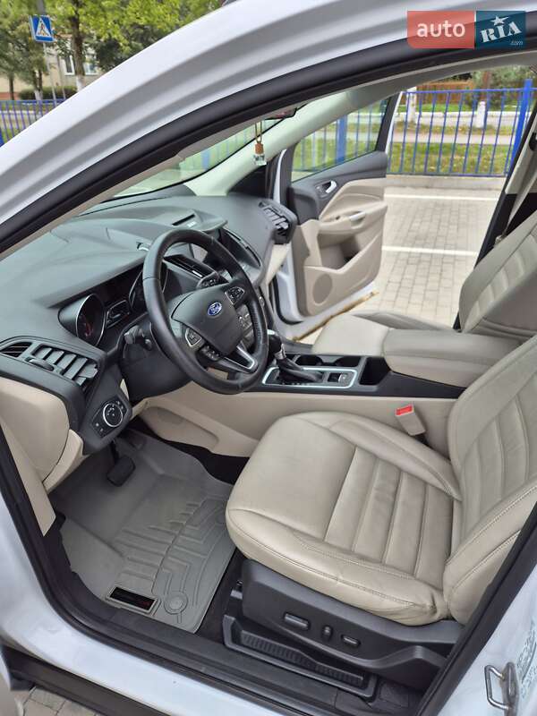 Внедорожник / Кроссовер Ford Escape 2016 в Долине фото 9 Внедорожник / Кроссовер Ford Escape 2016 в Долине