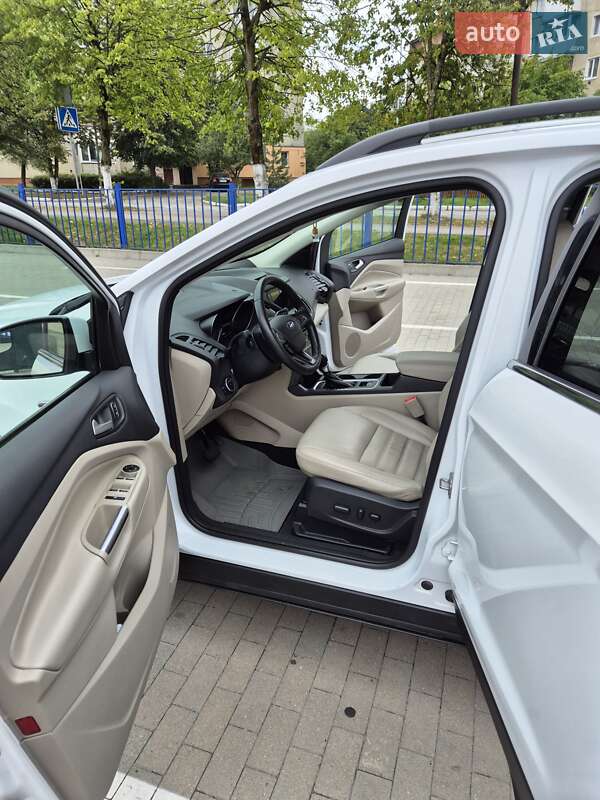 Внедорожник / Кроссовер Ford Escape 2016 в Долине фото 12 Внедорожник / Кроссовер Ford Escape 2016 в Долине