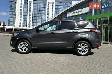 Внедорожник / Кроссовер Ford Escape 2018 в 