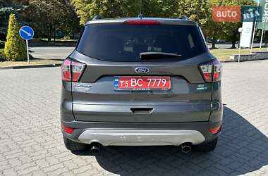 Внедорожник / Кроссовер Ford Escape 2018 в 