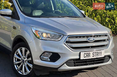 Внедорожник / Кроссовер Ford Escape 2016 в 