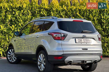 Внедорожник / Кроссовер Ford Escape 2016 в 