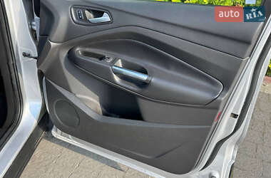 Внедорожник / Кроссовер Ford Escape 2016 в 