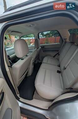 Внедорожник / Кроссовер Ford Escape 2010 в 