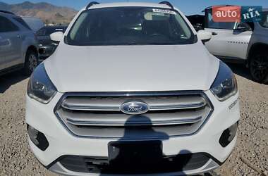 Внедорожник / Кроссовер Ford Escape 2019 в 