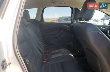 Внедорожник / Кроссовер Ford Escape 2019 в 