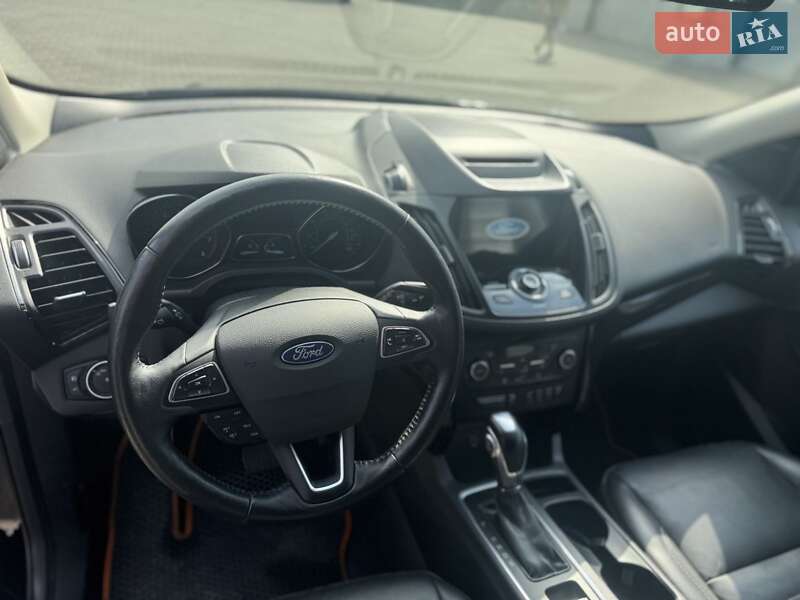 Внедорожник / Кроссовер Ford Escape 2018 в Ровно