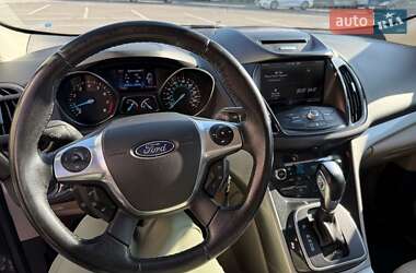 Внедорожник / Кроссовер Ford Escape 2013 в 