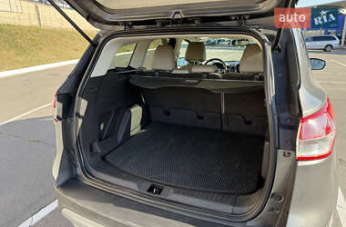 Внедорожник / Кроссовер Ford Escape 2013 в 