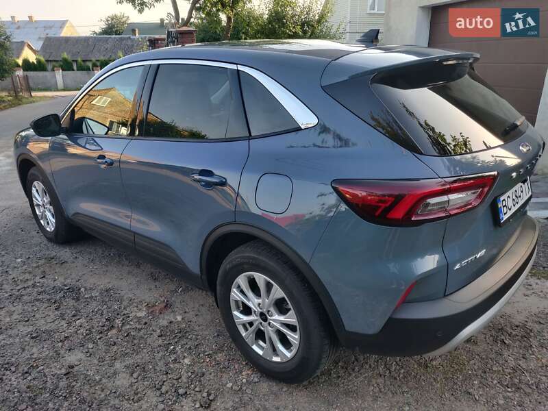 Позашляховик / Кросовер Ford Escape 2023 в Золочеві