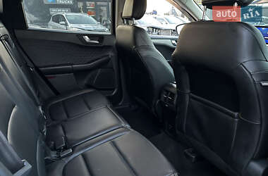 Внедорожник / Кроссовер Ford Escape 2019 в 
