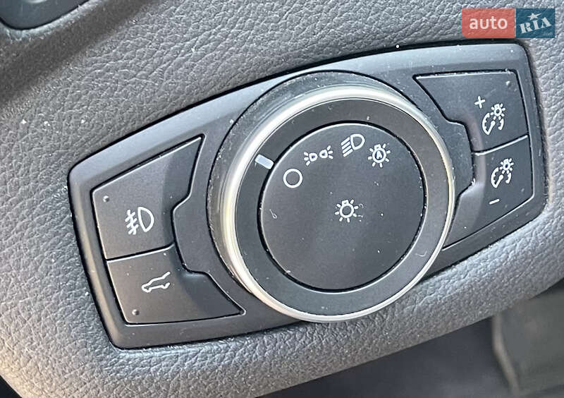 Внедорожник / Кроссовер Ford Escape 2017 в Тернополе