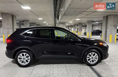 Позашляховик / Кросовер Ford Escape 2024 в 