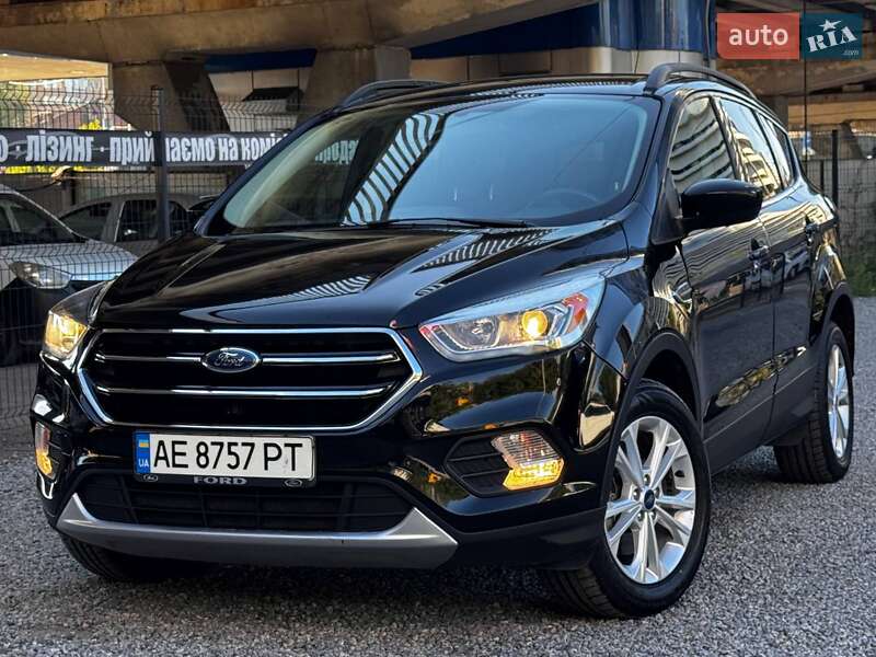 Внедорожник / Кроссовер Ford Escape 2018 в 