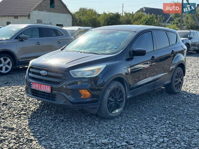 Внедорожник / Кроссовер Ford Escape 2017 в 