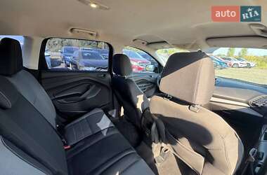 Внедорожник / Кроссовер Ford Escape 2017 в 