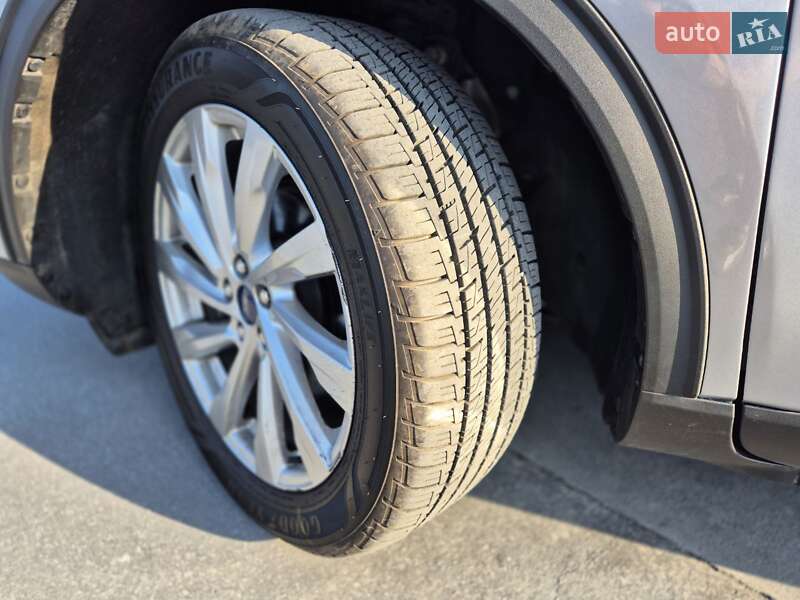 Позашляховик / Кросовер Ford Escape 2021 в Рівному