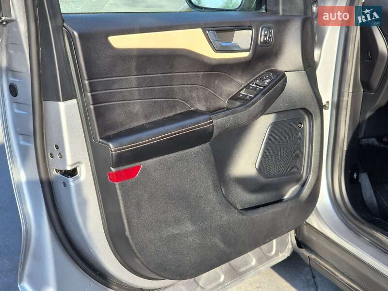 Позашляховик / Кросовер Ford Escape 2021 в Рівному