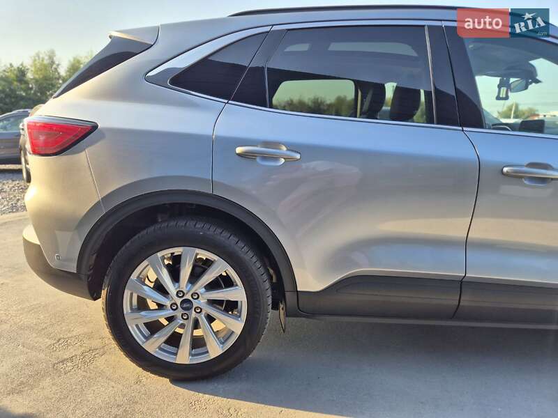 Позашляховик / Кросовер Ford Escape 2021 в Рівному