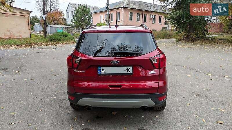 Внедорожник / Кроссовер Ford Escape 2019 в Киеве