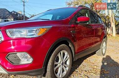 Внедорожник / Кроссовер Ford Escape 2019 в 