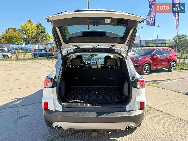 Внедорожник / Кроссовер Ford Escape 2020 в Киеве