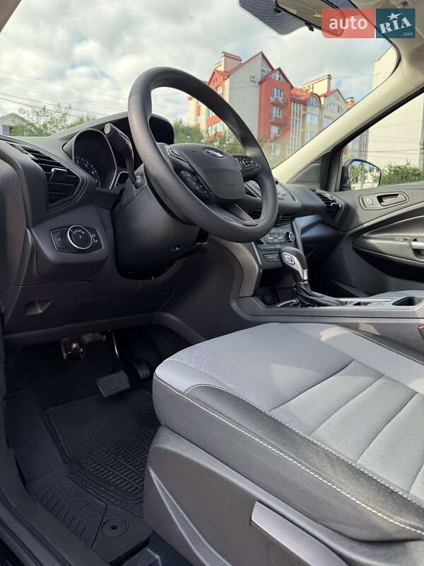 Внедорожник / Кроссовер Ford Escape 2017 в Тернополе