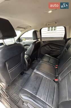 Внедорожник / Кроссовер Ford Escape 2014 в 