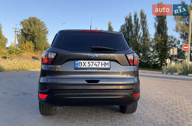 Внедорожник / Кроссовер Ford Escape 2018 в 