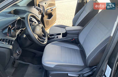 Внедорожник / Кроссовер Ford Escape 2018 в 