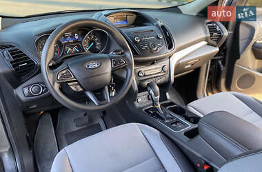 Внедорожник / Кроссовер Ford Escape 2018 в 