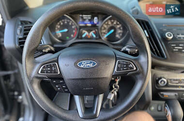 Внедорожник / Кроссовер Ford Escape 2018 в 