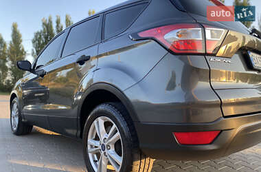 Внедорожник / Кроссовер Ford Escape 2018 в 