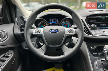 Внедорожник / Кроссовер Ford Escape 2014 в 