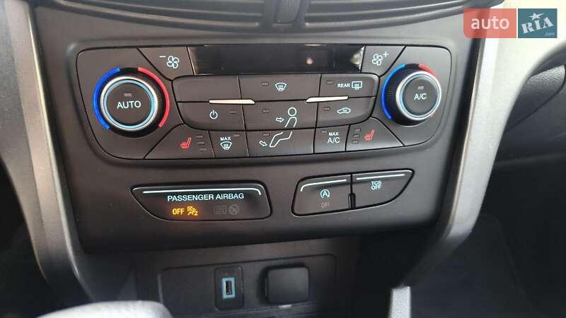 Внедорожник / Кроссовер Ford Escape 2019 в Киеве