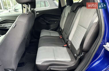 Внедорожник / Кроссовер Ford Escape 2016 в 