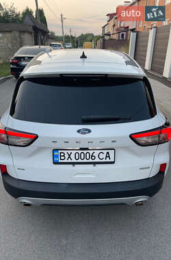 Внедорожник / Кроссовер Ford Escape 2020 в 