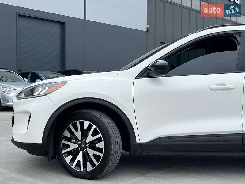 Внедорожник / Кроссовер Ford Escape 2020 в Львове