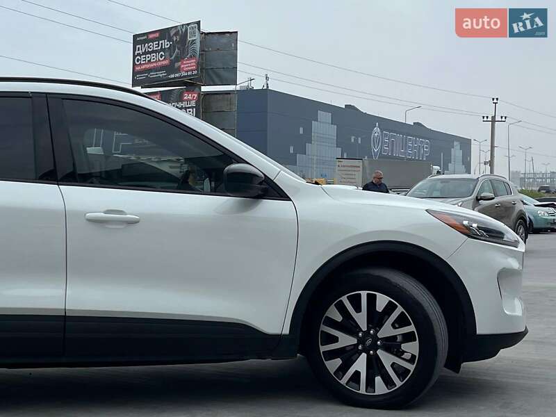 Внедорожник / Кроссовер Ford Escape 2020 в Львове