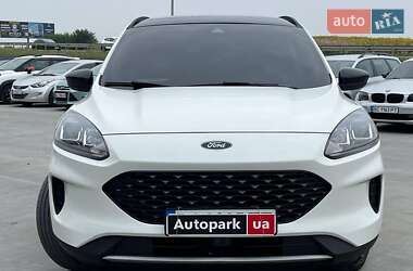 Позашляховик / Кросовер Ford Escape 2020 в 