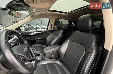 Позашляховик / Кросовер Ford Escape 2020 в 