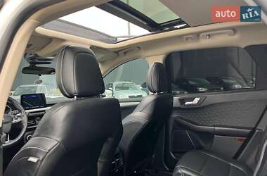 Позашляховик / Кросовер Ford Escape 2020 в 
