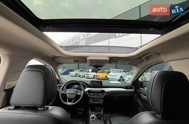 Позашляховик / Кросовер Ford Escape 2020 в 