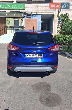 Позашляховик / Кросовер Ford Escape 2015 в 
