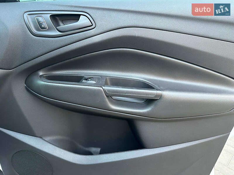 Позашляховик / Кросовер Ford Escape 2017 в Одесі фото 17 Позашляховик / Кросовер Ford Escape 2017 в Одесі