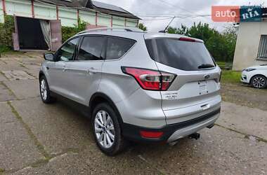 Внедорожник / Кроссовер Ford Escape 2017 в 