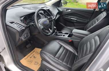 Внедорожник / Кроссовер Ford Escape 2017 в 